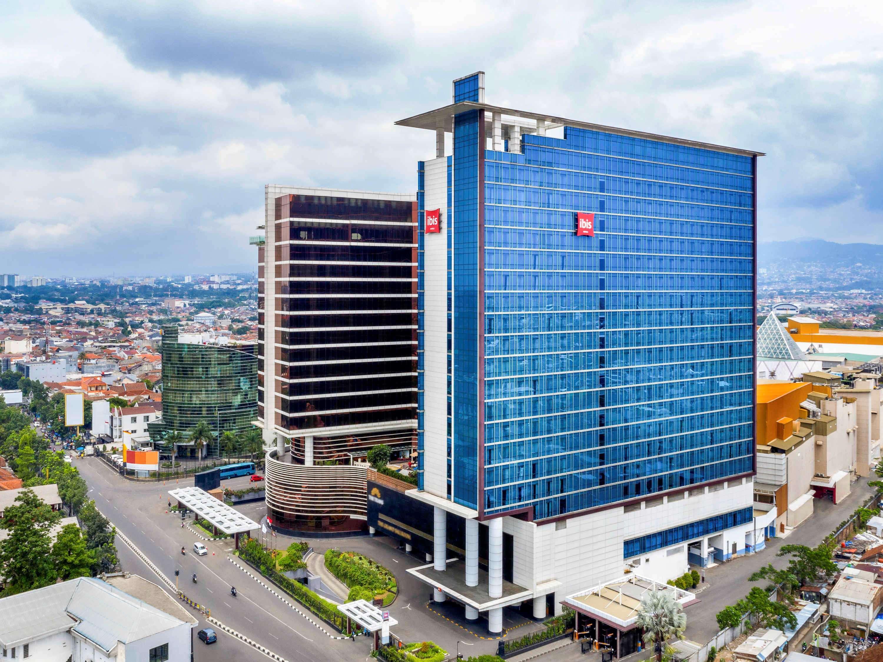 Ibis Bandung Trans Studio Hotel Exterior photo