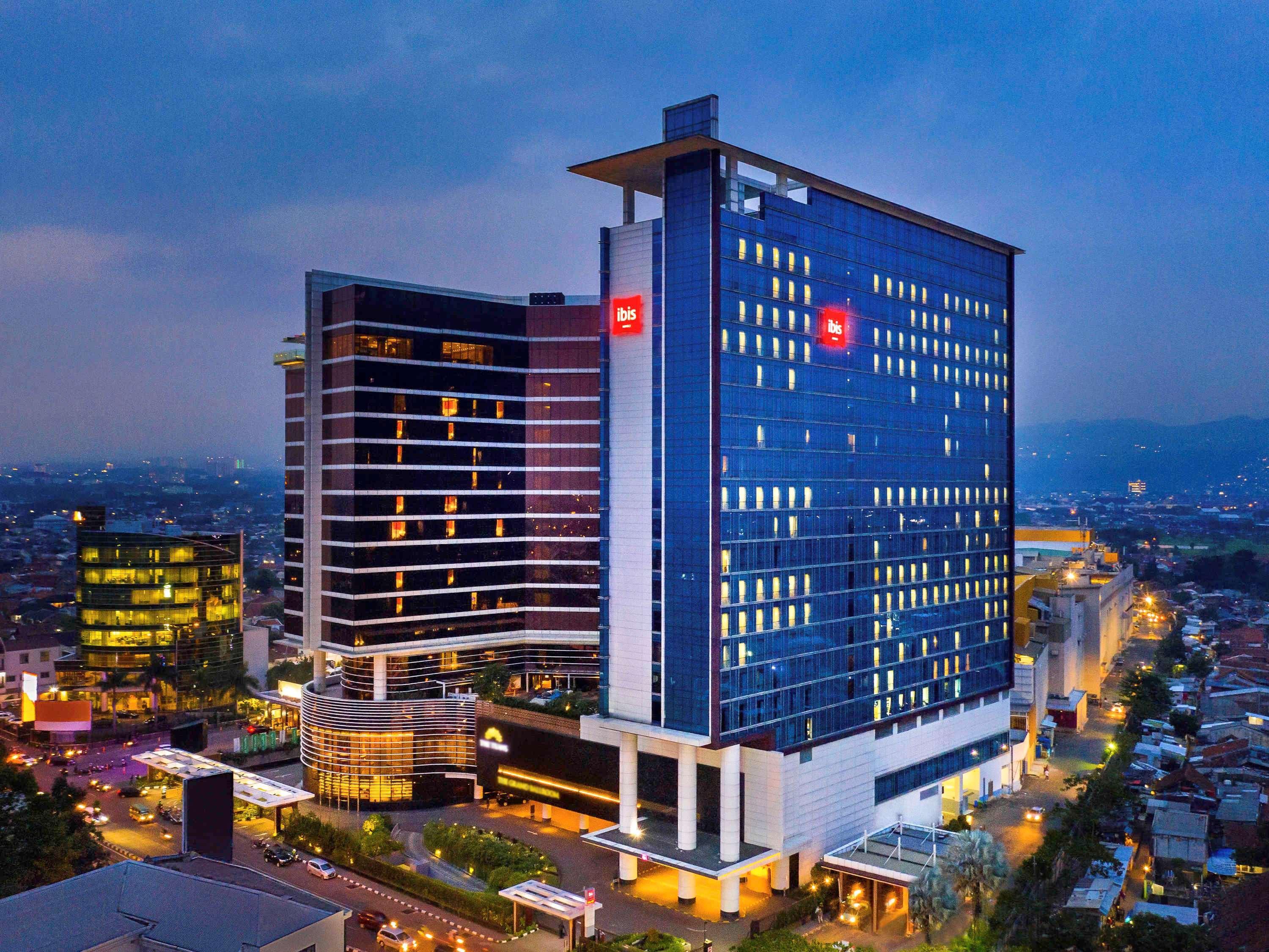 Ibis Bandung Trans Studio Hotel Exterior photo